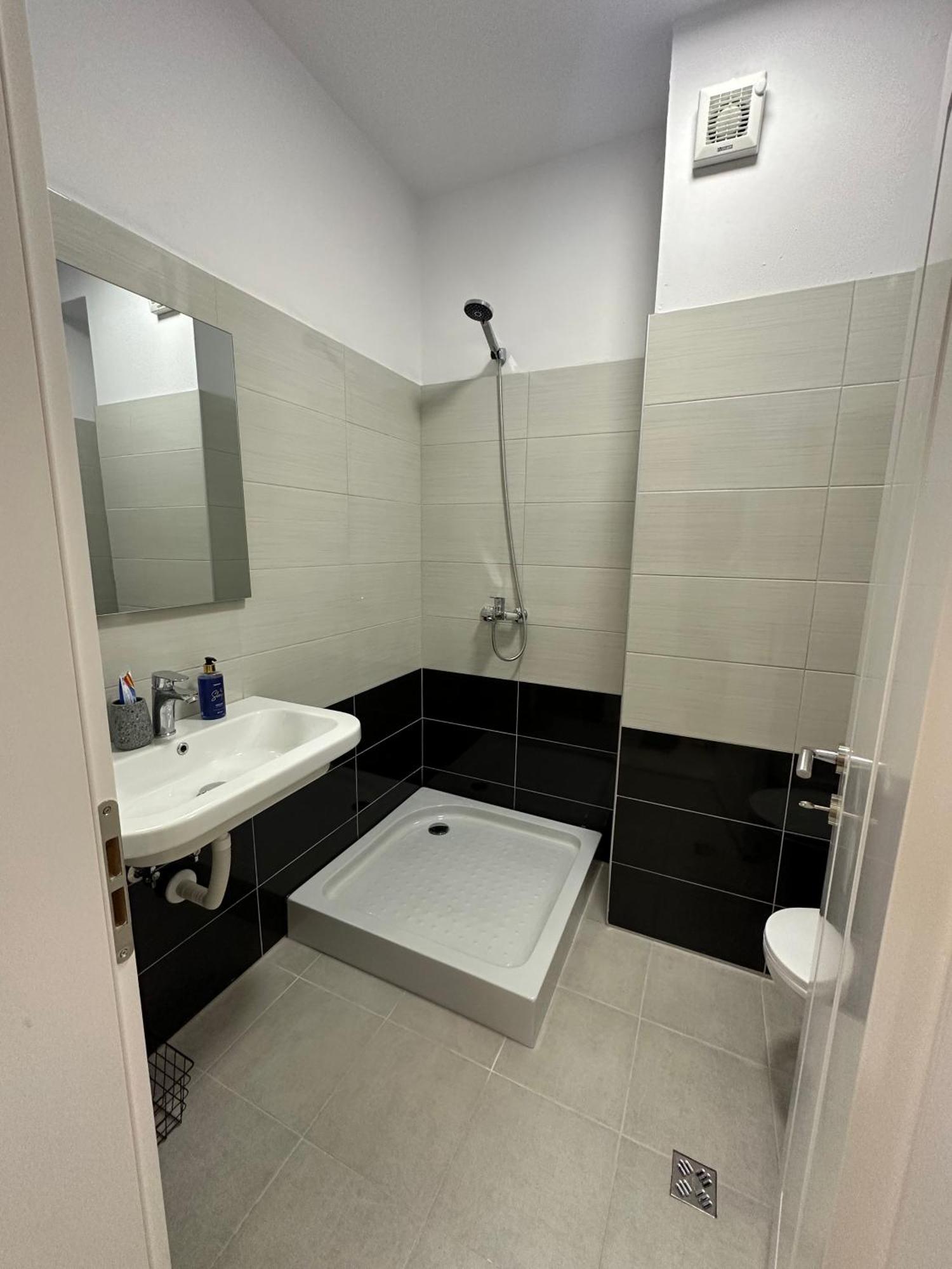 טיראנה New Bazar - 2 Rooms Apartment מראה חיצוני תמונה